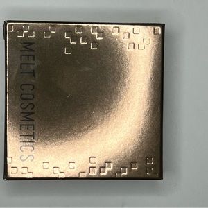 Melt Cosmetics Golden Ore highlighter. 8.0g